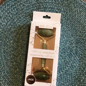 Zoë Ayla Double Duty Facial Roller Jade